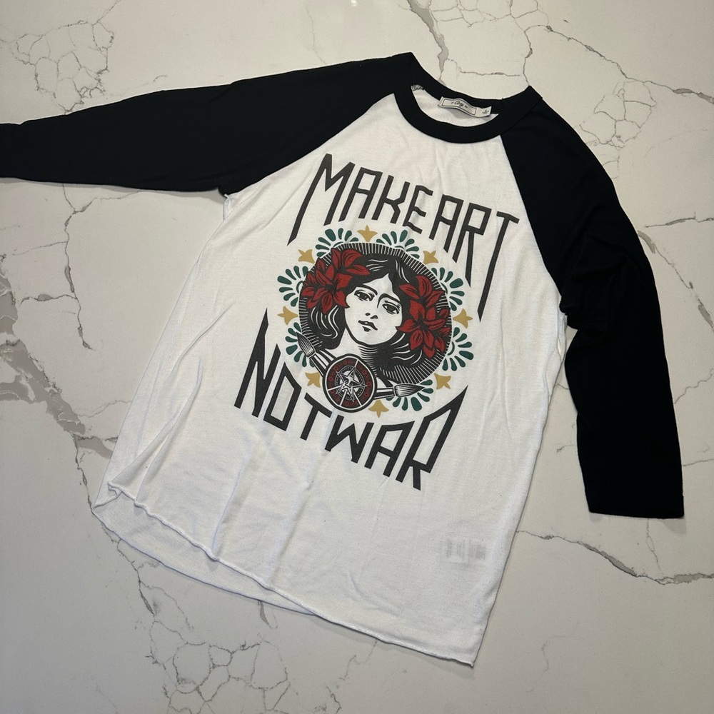 Obey 3/4 sleeve t-shirt. Make art not war. Size S